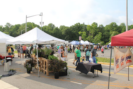 On Saturdays you may pass a farmer's market on the right.