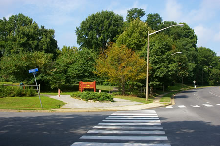 The trail crosses Borge St.