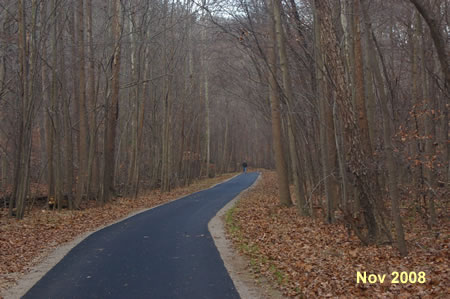 This is the view after passing a side trail on the right to the visitor center.