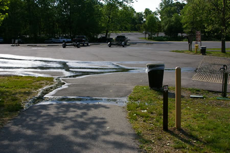 The CCT ends at the parking lot next to the boat ramp.