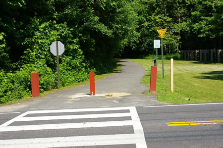 The walk starts at Prosperity Ave. across the street from the Eakin Park parking area.