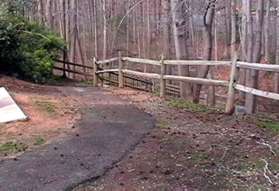 Turn left at the end of Horseferry Ct and follow the asphalt path down the hill.