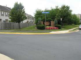 Turn left on to the asphalt trail after crossing Murray Downs Ct.