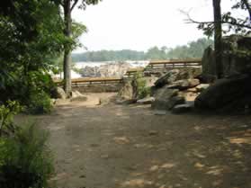 There are a number of observation points on this lookout some of which require scrambling over rocks.