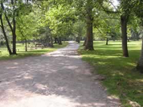 After leaving the overlook continue south along the main trail.