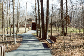 At the visitor center turn left to return to the parking lot.