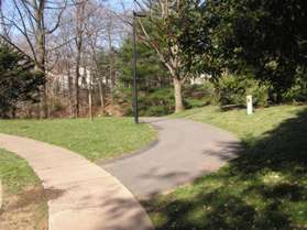 At the end of the street follow the asphalt trail down the hill.