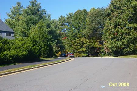 Follow the asphalt trail along Timberhead La.