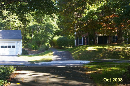 The trail crosses Wakerobin La.