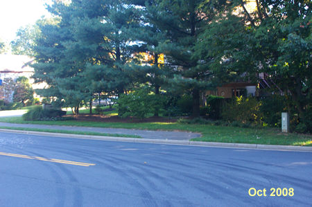 Cross Twin Branches Road at Lake Audubon Ct. to follow the asphalt trail on the other side.