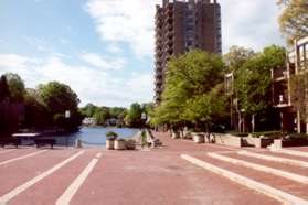 Walk into the plaza keeping to the right of the inlet.