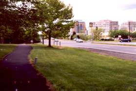 The path turns left upon reaching Reston Parkway.