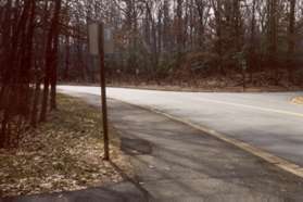 Turn left onto the asphalt trail along Glade Dr.