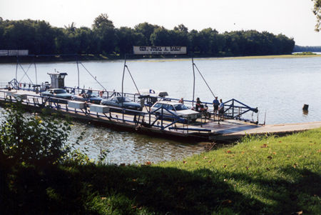 White's Ferry is about to dock on the Virginia side.