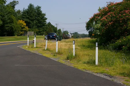 West Ox Road missing link in sidewalk